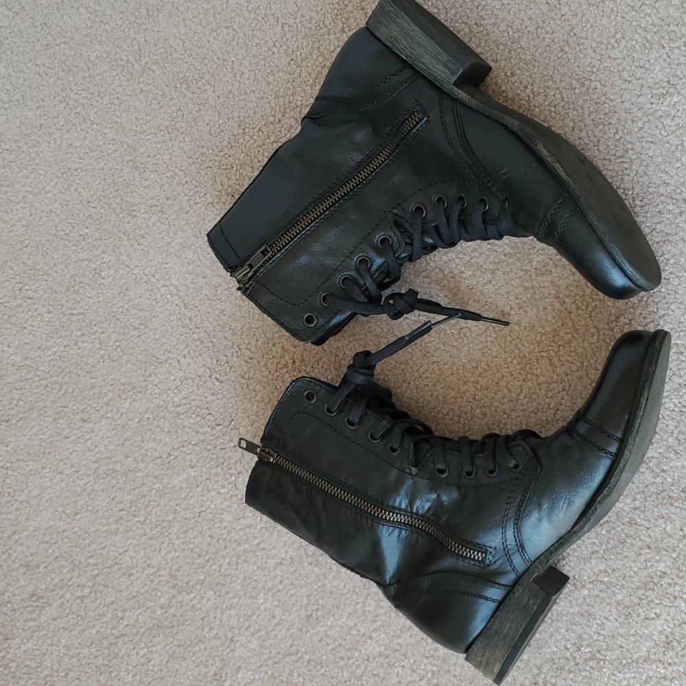 Steve madden black moto lace up and zipper boots